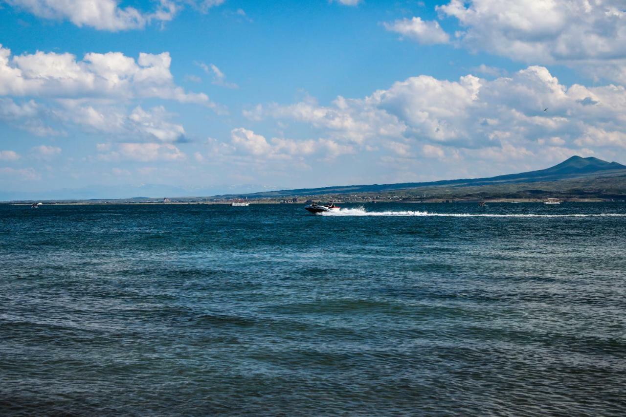 Garden Inn Resort Sevan Exterior photo